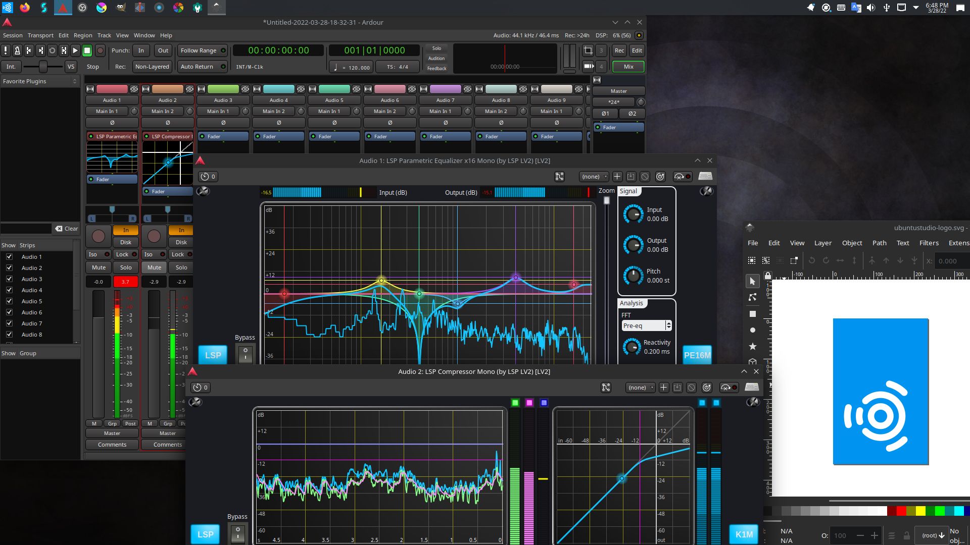   Ubuntu Studio käyttää nykyään KDE Plasma -työpöytää (ei enää XFCE:tä). Tärkeät ominaisuudet KDE-versiossa lyhyesti:  KDE Plasma: moderni, erittäin muokattava ja kevyt työpöytä.  Ubuntu Studio Installer & Controls: helppo tapa lisätä multimedia-työkaluja ja hallita ääniasetuksia (JACK/PipeWire).  Low-latency-ydin: parempi suorituskyky ääni- ja MIDI-työssä.  Ammattiohjelmistot valmiina: Ardour, Audacity, Kdenlive, Blender, GIMP, Darktable jne.  Multimedia-profiilit musiikkiin, videoon, grafiikkaan ja valokuvaukseen.  Hyvä vakaus ja Ubuntu LTS -pohja.